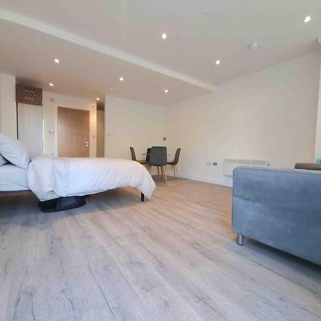 Stylish Converted Ground Floor Studio - Londra Exterior foto