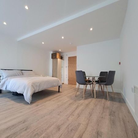 Stylish Converted Ground Floor Studio - Londra Exterior foto
