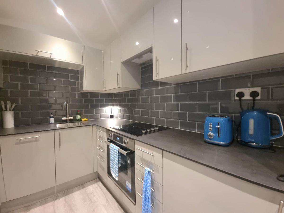 Stylish Converted Ground Floor Studio - Londra Exterior foto